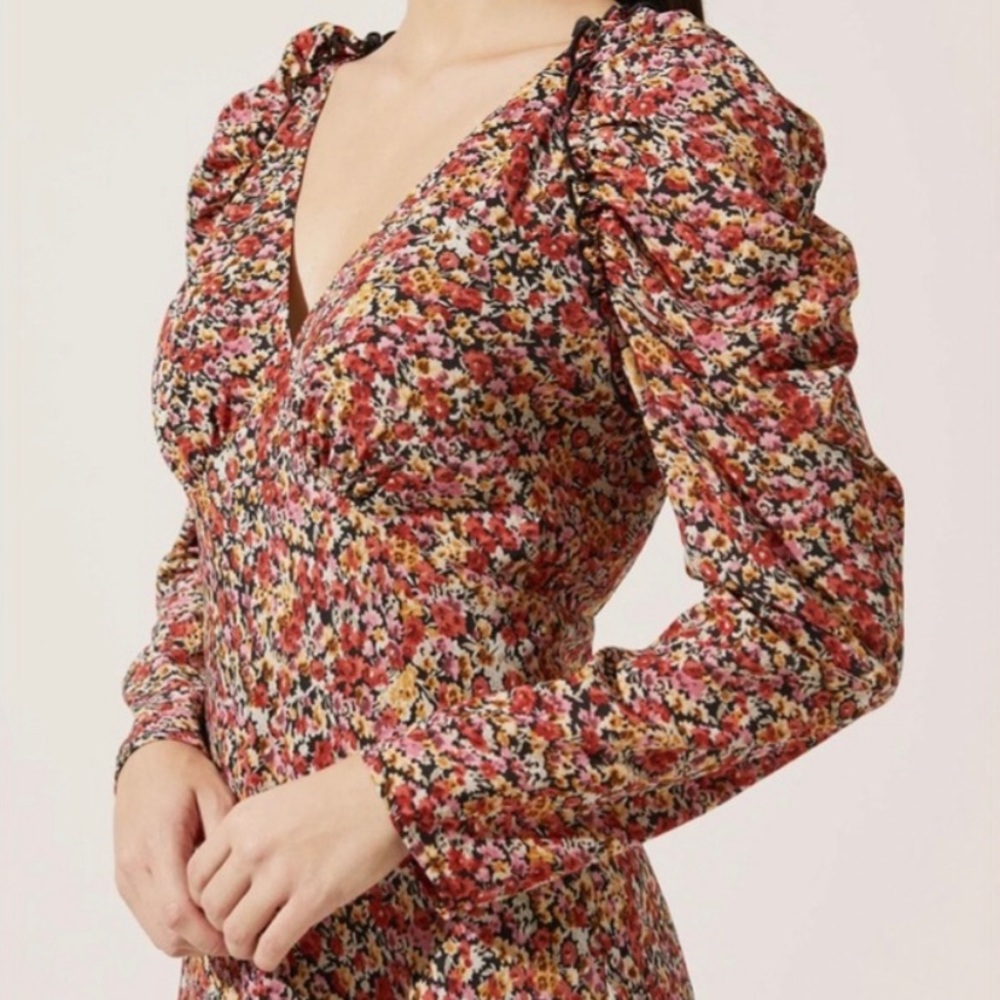 Astr The Label - Long Sleeve floral MIDI Dress with rouched sleeves